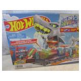 (EW2) Hot Wheels City Ultra Shark C...