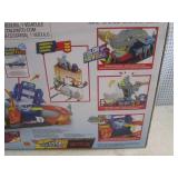 (EW2) Hot Wheels City Ultra Shark C...