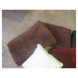 (A-1T) Assorted Pillows/Throw Pillo...