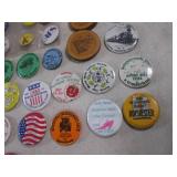 (EC1) Large Assortment of Buttons S...