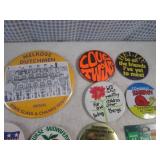 (EC1) Large Assortment of Buttons S...