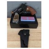 Brand New Western Cowboy Prop Revolver Toy Gun with Accessories