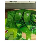 Brand New Marvel Superhero Wall Decal and Hulk Helium Balloons Set