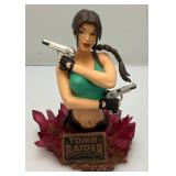 Miniature Limited Edition 2551/4500 TOMB RAIDER Lara Croft (NIB)