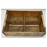 Vintage Collectible HARD TO FIND  7Up  Wood Soda Crate From St. Paul Minnesota