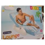 Intex Lounge...