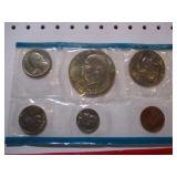 1975-P&D 12 Coin "Moon and Bell" Eisenhowwer US Mint Set