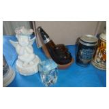 Hamms and Budweiser steins, golf club cover, Harley Davidson beer can