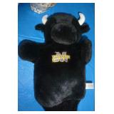 Hamms and Budweiser steins, golf club cover, Harley Davidson beer can