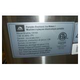 Igloo Ice Maker - like new