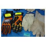 NINE pair of mens gloves most are XL (3 are used)