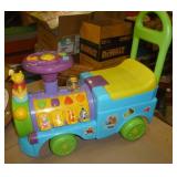 Ride or push Winnie the Pooh activity Train