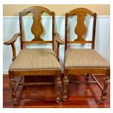 Antique Expandable Dining Table with 6 Dining Chairs