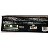 Atlas Model Railroad Co. Bundle - 4 HO Ready To Run Rolling Stock and HO Model Split Level Home