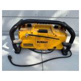 DeWalt DC012 Work Site Charger and Radio