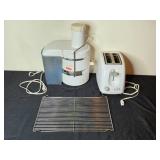 Lot of Kitchen Appliances: Jack LaLanne Power Juicer & Toastmaster Toaster with Grill Rack
