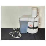 Lot of Kitchen Appliances: Jack LaLanne Power Juicer & Toastmaster Toaster with Grill Rack