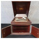 ANTIQUE VICTOROLA / ANTIQUE RECORDS