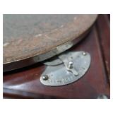 ANTIQUE VICTOROLA / ANTIQUE RECORDS