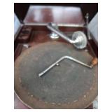 ANTIQUE VICTOROLA / ANTIQUE RECORDS