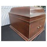 ANTIQUE VICTOROLA / ANTIQUE RECORDS