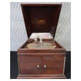 ANTIQUE VICTOROLA / ANTIQUE RECORDS