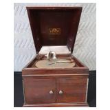 ANTIQUE VICTOROLA / ANTIQUE RECORDS