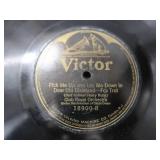 ANTIQUE VICTOROLA / ANTIQUE RECORDS