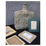 LG CLAY VASE WITH FRAMES