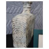 LG CLAY VASE WITH FRAMES