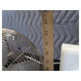 FANS RETRO LOOK AND SQUARE