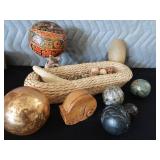 MISC WOOD / GLASS AND BASKET