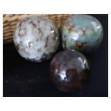 MISC WOOD / GLASS AND BASKET