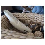 MISC WOOD / GLASS AND BASKET