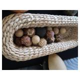 MISC WOOD / GLASS AND BASKET