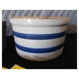 BLUE BAND STONEWARE CROCK / PLUS 1952 NATIONAL GEO MAGS