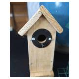 LARGE ASSORTMENT OF BIRD FEEDERS / LG POT