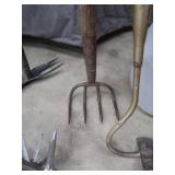 GARDEN TOOLS AND SPRAYERS