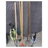 GARDEN TOOLS AND SPRAYERS