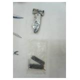 Folding Knives, Utility Knives and Tail