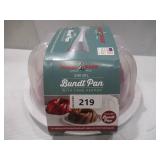 NEW Nordic Ware 2-Piece Formed Bundt Pan And Bundt Keeper - Red Swirl