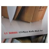 Cangshan L1 Series 12-Piece Knife Block Set with 4 Steak Knives, Forged German Steel - WHITE - Cracked Handles