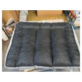 Kirkland Signature Bolster Duke Pet Bed, 46 × 36 in - Gray