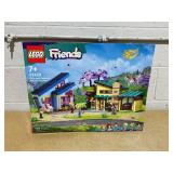 LEGO Friends Olly and Paisley