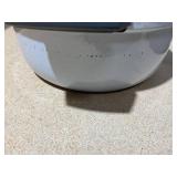 Instant 6-qt. Dutch Oven with Enameled Cast-Iron Cooking Pot- WHITE LID