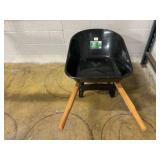 Expert Gardener 4 Cu ft Plastic Tray Wheelbarrow