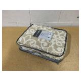 Sabrina Full/Queen 3 piece Tufted bedspread set