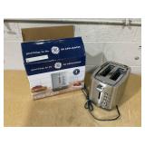 GE Appliances 2-Slice Toaster