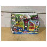 Disney Junior Mickey Mouse Ready to Race Toy Car Garage, Lights and Sounds, 20-piece Vehicle Playset
