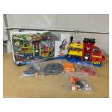 Disney Junior Mickey Mouse Ready to Race Toy Car Garage, Lights and Sounds, 20-piece Vehicle Playset